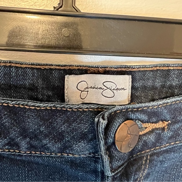Jessica Simpson rockin curvy mid rise boot cut jeans - Picture 3 of 11